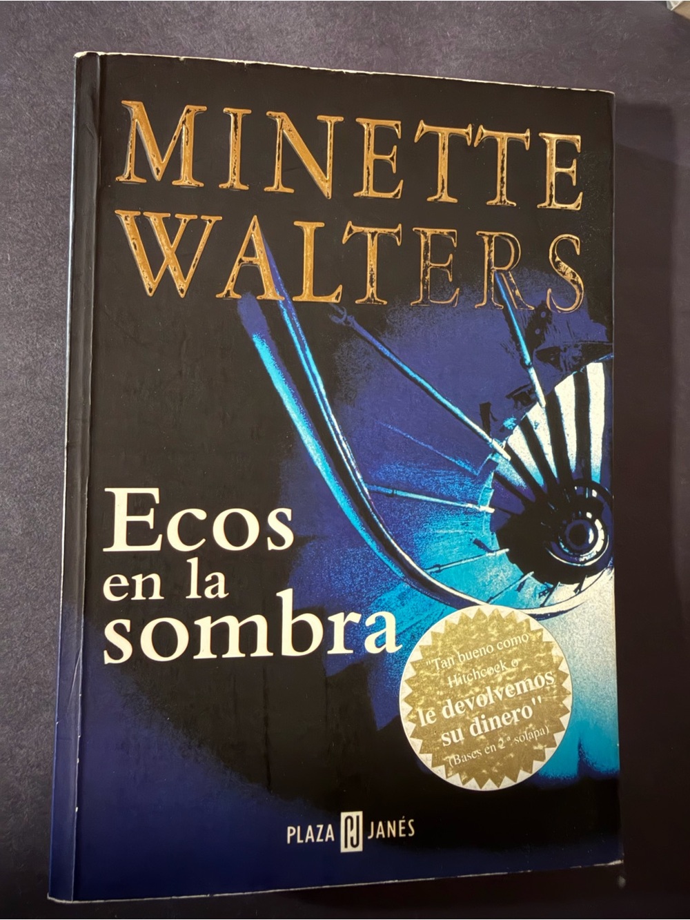 Minette Walters - Ecos en la sombra (Spanish Paperback)